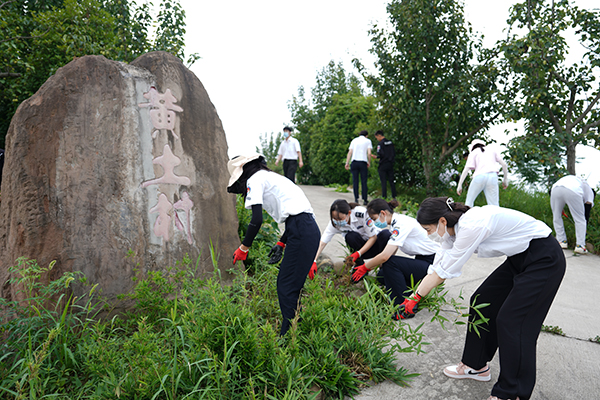 “助力鄉(xiāng)村振興，踐行艱苦奮斗” 將新員工黨性教育活動搬到對口幫扶村2.jpg